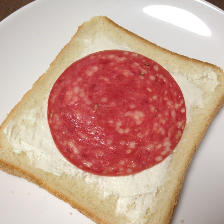 朝食に☆ボロニアソーセージのクリームチーズトースト